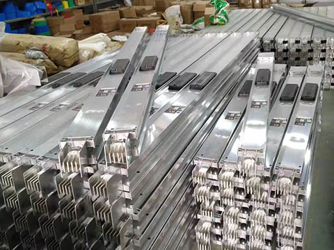 密集型母線(xiàn)槽